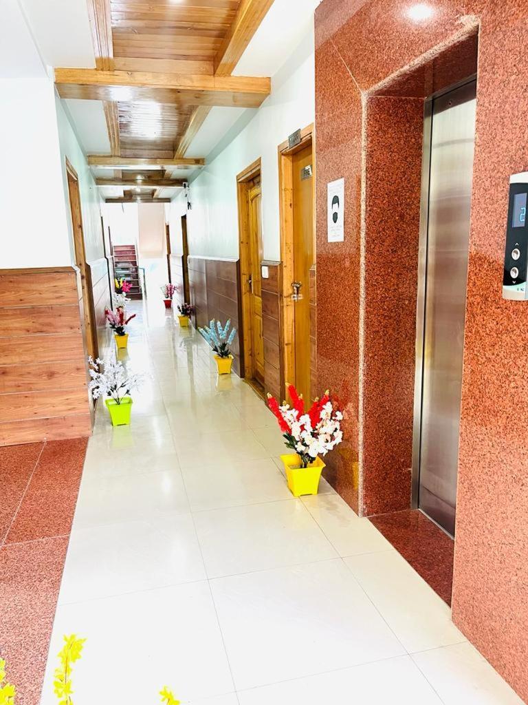 Tata Vista Resort Mall Road Manali - Centrally Heated & Air Cooled Exterior foto